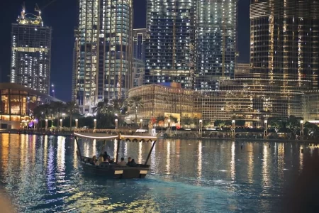 تفریحات دبی در شب